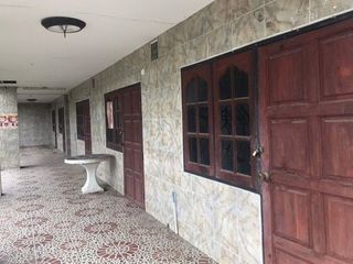 Casa adosada en venta de 1 habitaciones en Huai Khot, Uthai Thani