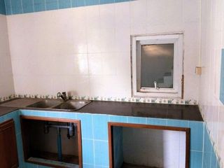 Продажа 1 кровать дом в Huai Khot, Утхайтхани