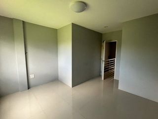 Local comercial en venta de 1 habitaciones en Pho Thong, Ang Thong