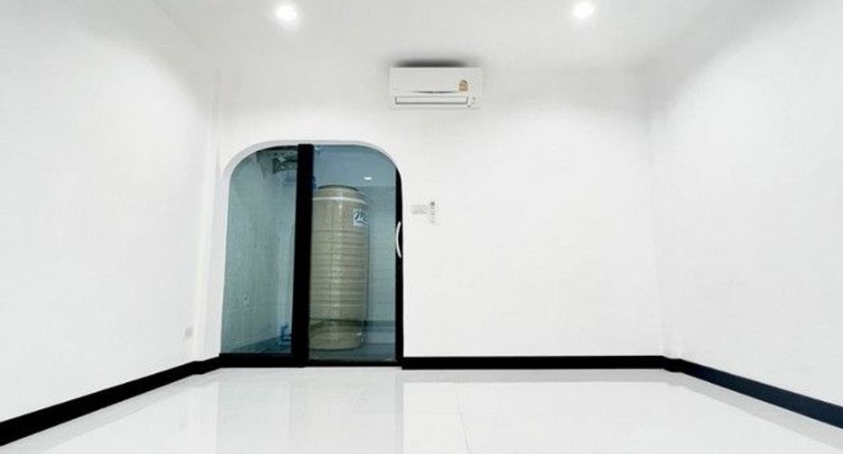 ให้เช่า 5 ห้องนอน พื้นที่ค้าปลีก ใน พระโขนง, กรุงเทพฯ