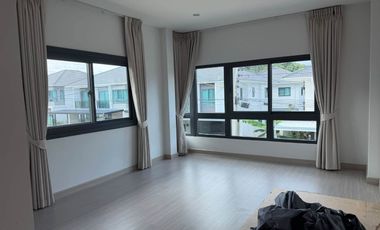 Casa en alquiler y en venta de 3 habitaciones en Bang Lamung, Chonburi