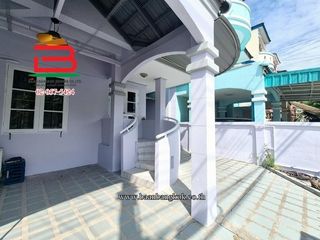 Casa adosada en alquiler y en venta de 4 habitaciones en Don Mueang, Bangkok