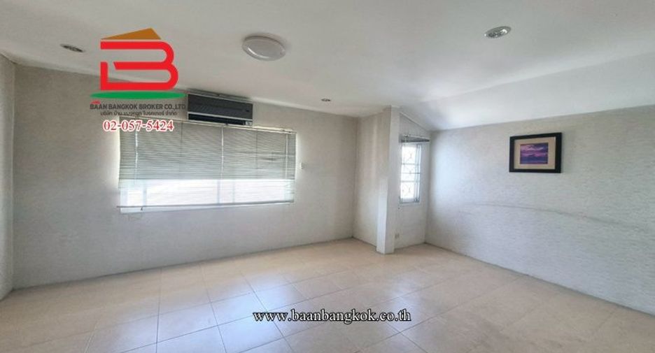 For rent そして for sale 4 ベッドルーム townhouse in Don Mueang, Bangkok