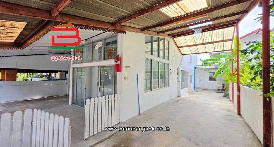 Продажа 4 спальни таунхаус в Сапхан Сунг, Бангкок
