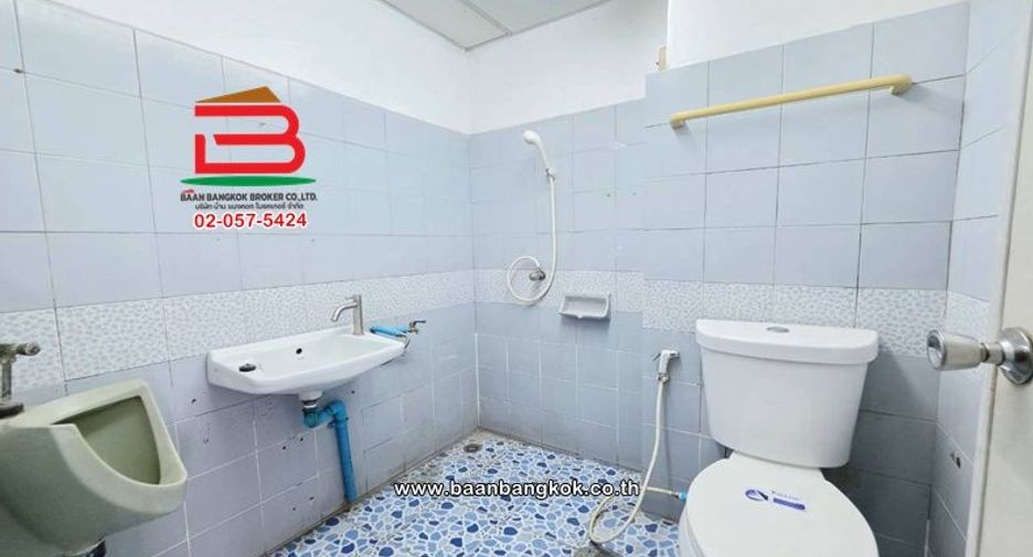 Продажа 4 спальни таунхаус в Сапхан Сунг, Бангкок