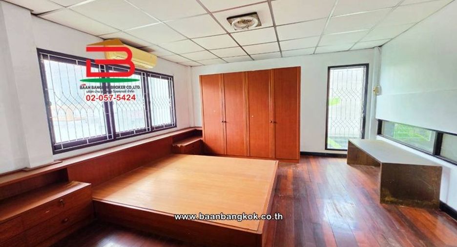 Продажа 4 спальни таунхаус в Сапхан Сунг, Бангкок