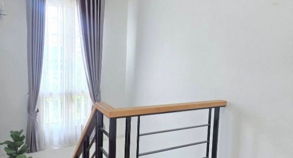 Haus zur Miete mit 4 Zimmer in Prawet, Bangkok