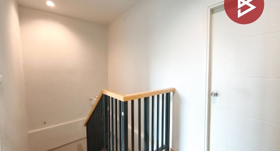 For sale 4 bedrooms townhouse in Bang Pakong, Chachoengsao
