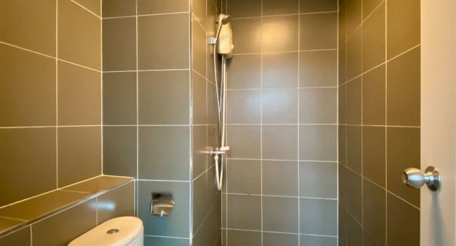 À vendre 1 chambre condo à Si Racha, Chonburi