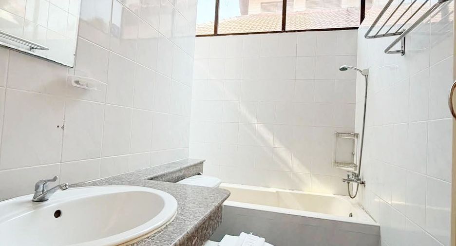 Villa en alquiler de 4 habitaciones en Jomtien, Pattaya