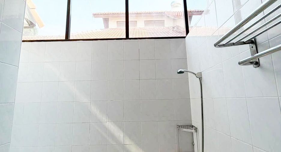 Villa en alquiler de 4 habitaciones en Jomtien, Pattaya