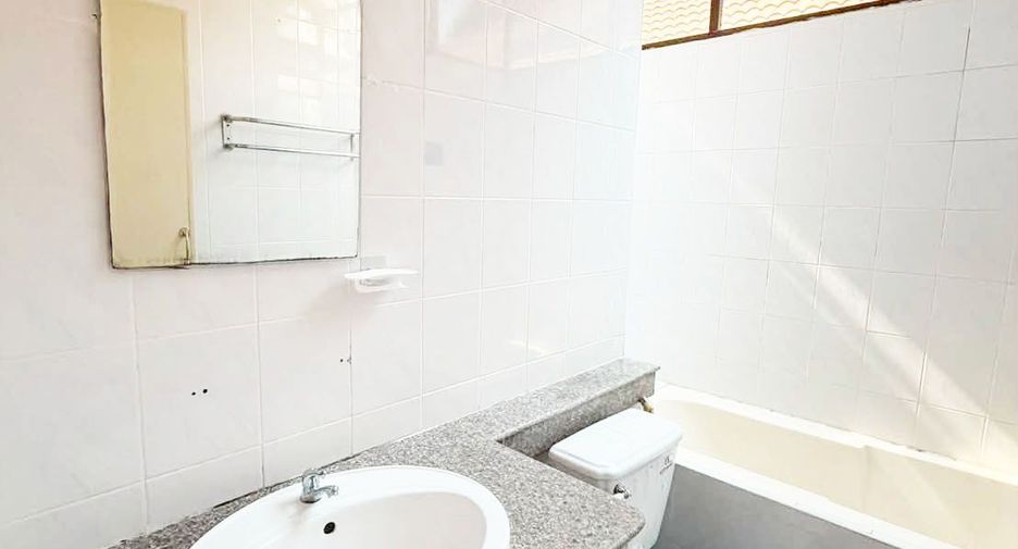 Villa en alquiler de 4 habitaciones en Jomtien, Pattaya