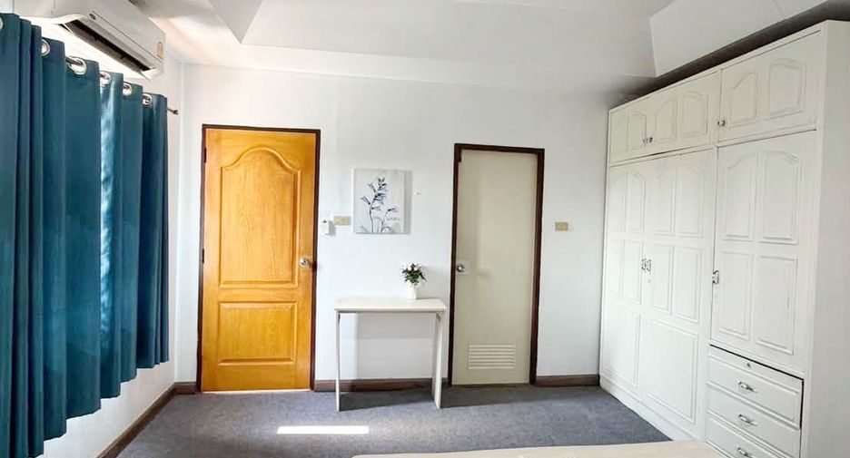 Villa en alquiler de 4 habitaciones en Jomtien, Pattaya