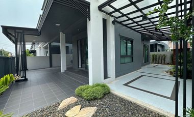 Casa en venta de 3 habitaciones en Bang Lamung, Chonburi