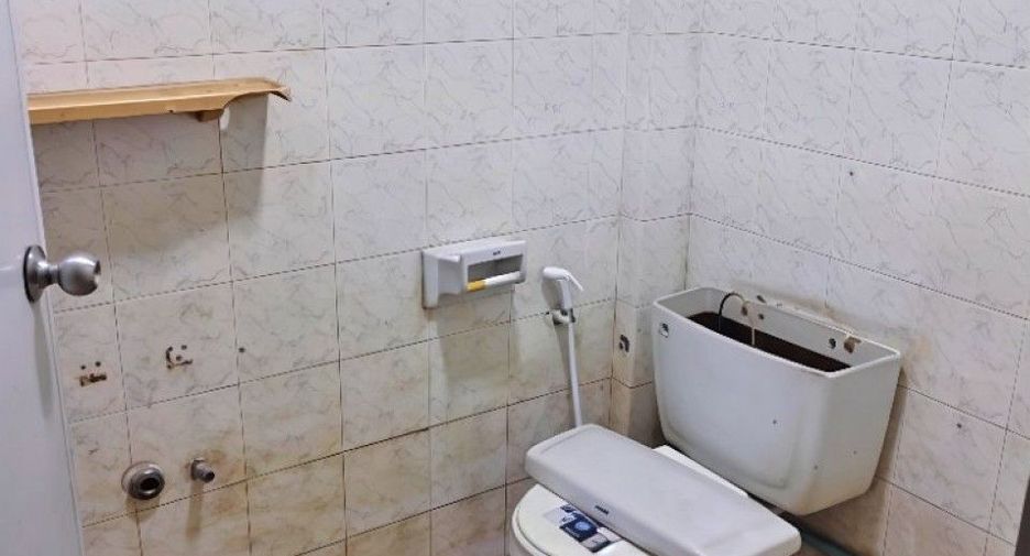 Reihenhaus zum Kauf mit 2 Zimmer in Mueang Chon Buri, Chonburi