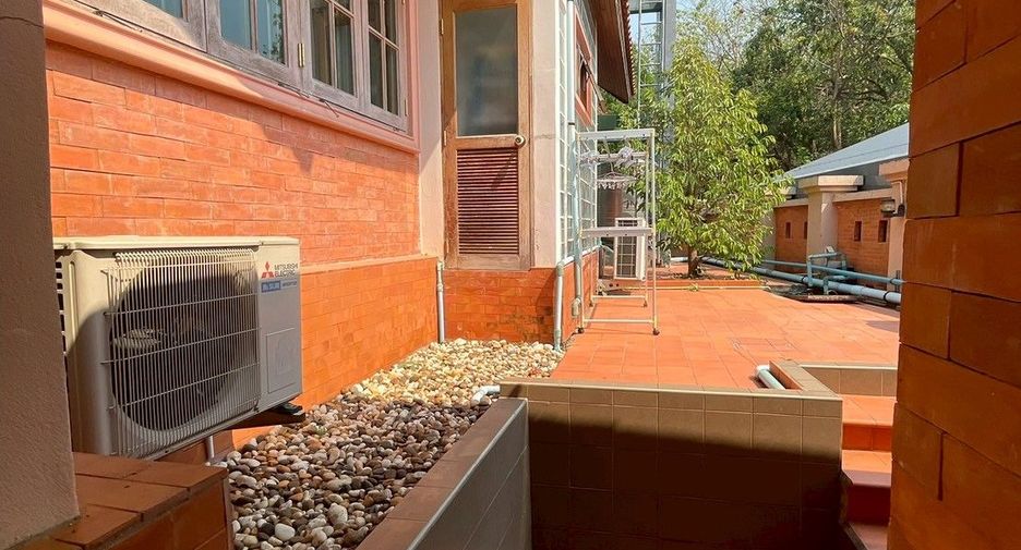 For sale 2 bedrooms house in Mueang Chiang Mai, Chiang Mai