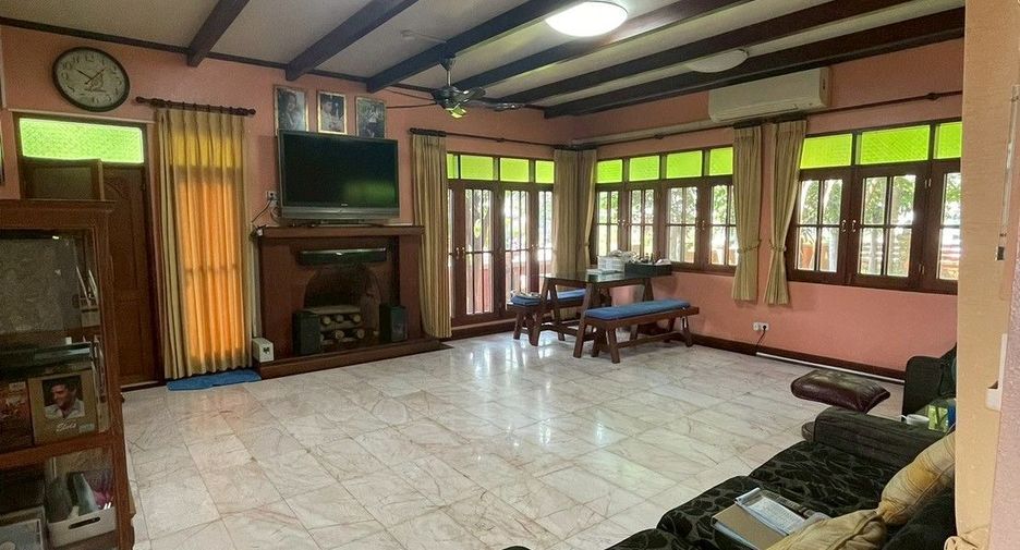 For sale 2 bedrooms house in Mueang Chiang Mai, Chiang Mai