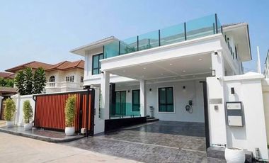 À vendre 4 chambres villa à Bang Lamung, Chonburi