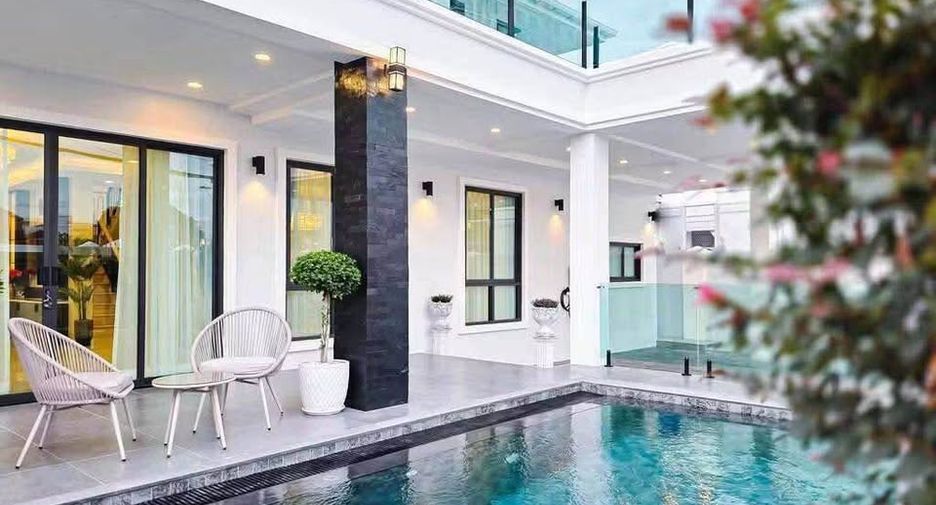 For sale 4 ベッドルーム villa in Bang Lamung, Chonburi