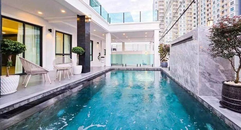 For sale 4 ベッドルーム villa in Bang Lamung, Chonburi