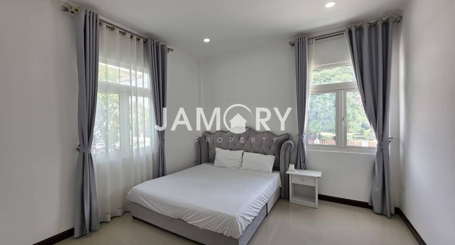 À louer 3 chambres maison à Bang Lamung, Chonburi