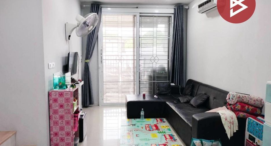 Продажа 4 спальни таунхаус в Mueang Chon Buri, Чонбури