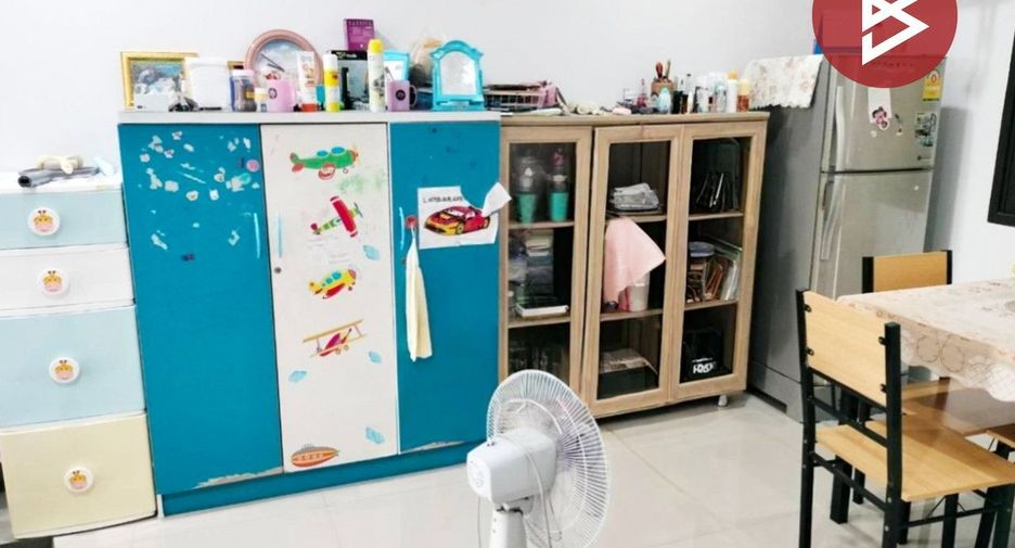 Продажа 4 спальни таунхаус в Mueang Chon Buri, Чонбури