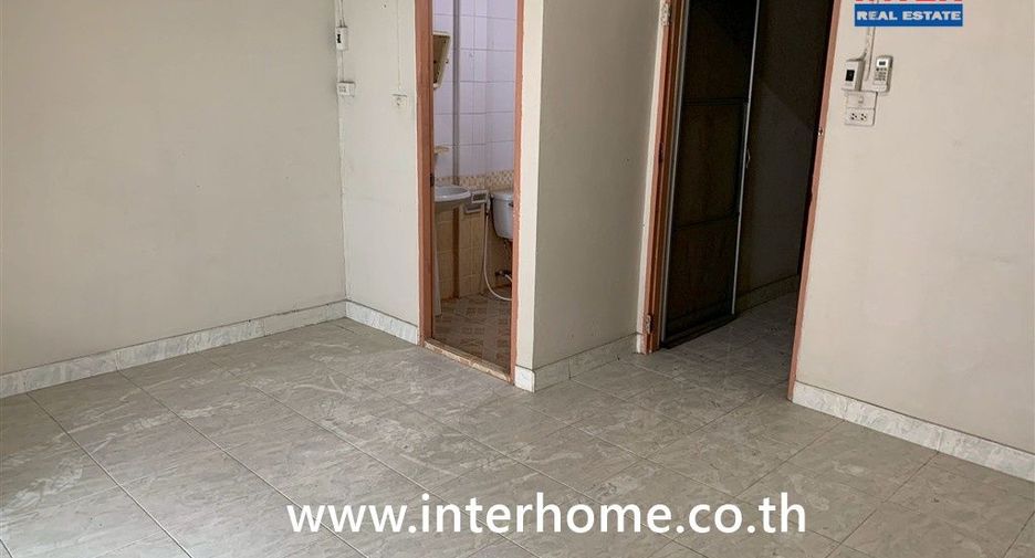 Продажа 5 спальни торговое помещение в Лат Крабанг, Бангкок