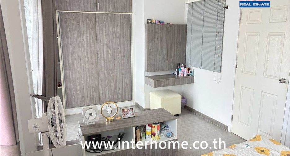 Продажа 3 спальни таунхаус в Кхлонг Сам Ща, Бангкок