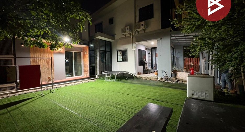 Haus zum Kauf mit 4 Zimmer in Thung Khru, Bangkok