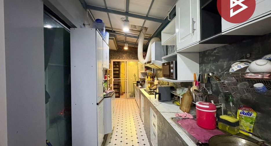 Haus zum Kauf mit 4 Zimmer in Thung Khru, Bangkok