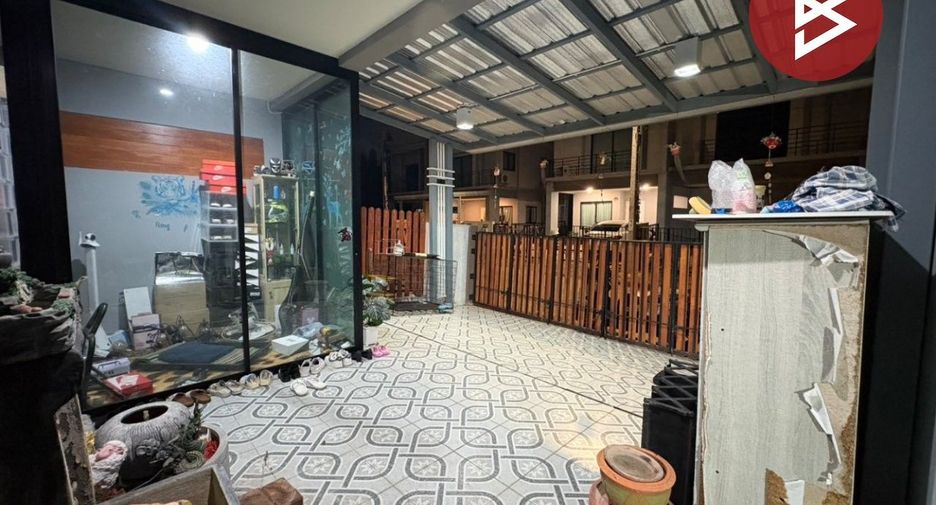 Haus zum Kauf mit 4 Zimmer in Thung Khru, Bangkok