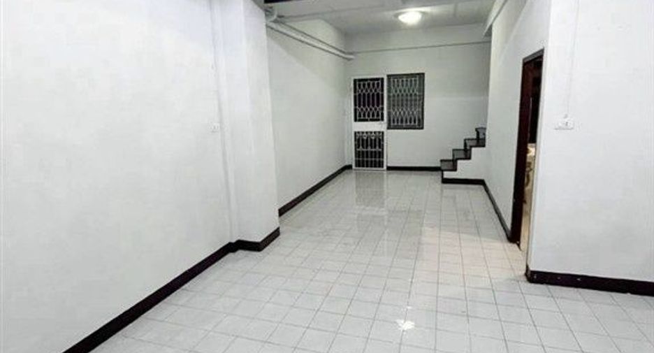 À louer et à vendre 2 chambres maison de ville à Nong Chok, Bangkok