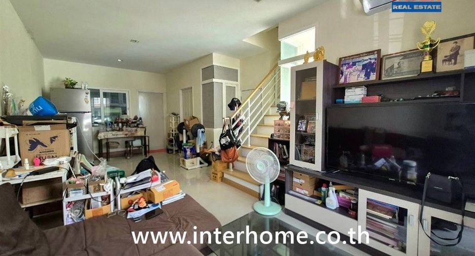 For sale 4 ベッドルーム townhouse in Sai Noi, Nonthaburi