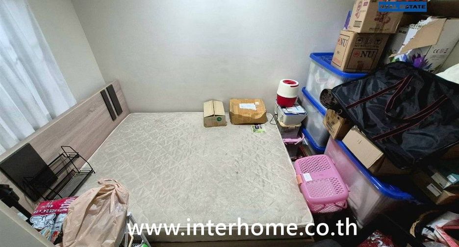 For sale 4 ベッドルーム townhouse in Sai Noi, Nonthaburi