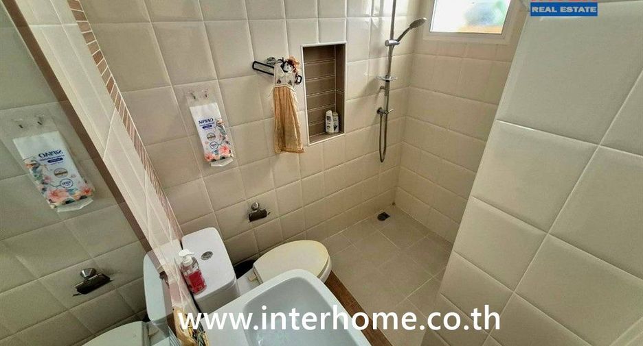For sale 4 ベッドルーム townhouse in Sai Noi, Nonthaburi