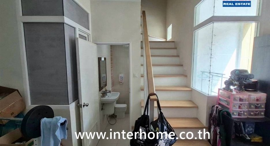 For sale 4 ベッドルーム townhouse in Sai Noi, Nonthaburi