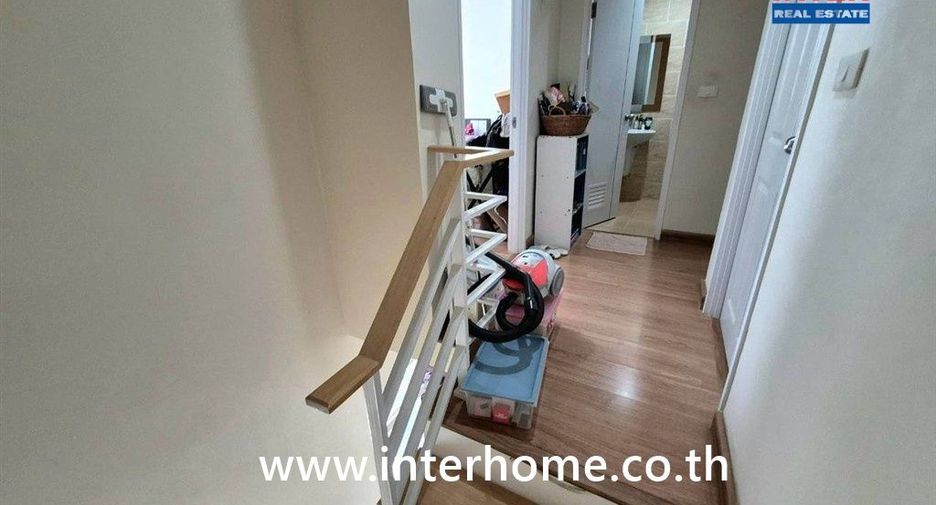 For sale 4 ベッドルーム townhouse in Sai Noi, Nonthaburi