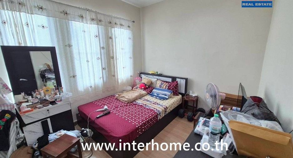 For sale 4 ベッドルーム townhouse in Sai Noi, Nonthaburi