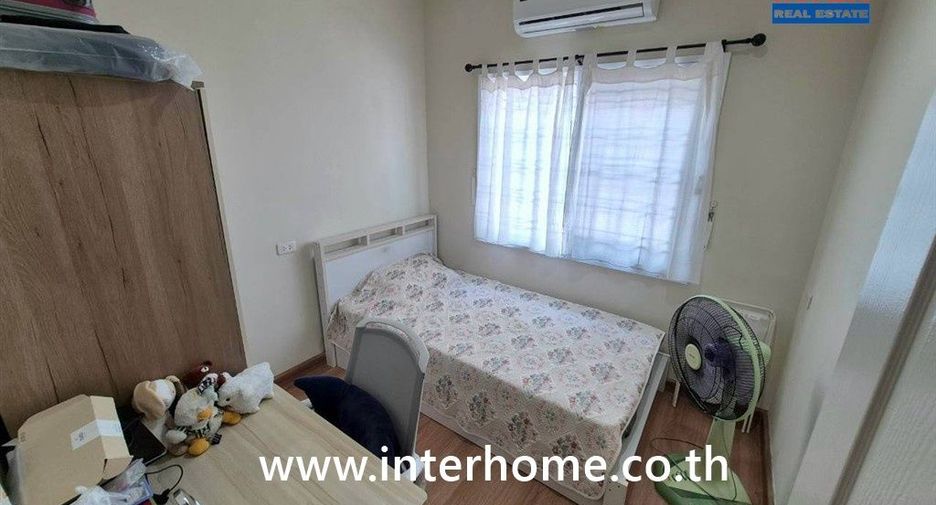 For sale 4 ベッドルーム townhouse in Sai Noi, Nonthaburi