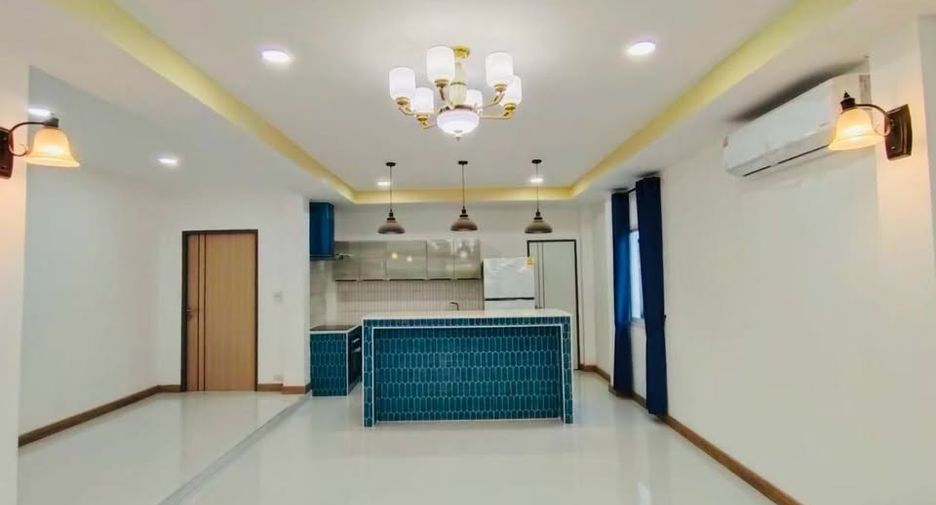 For rent 14 bedrooms house in Mueang Chiang Mai, Chiang Mai
