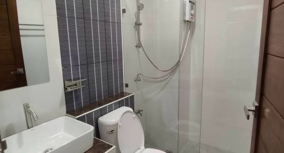 For rent 14 bedrooms house in Mueang Chiang Mai, Chiang Mai
