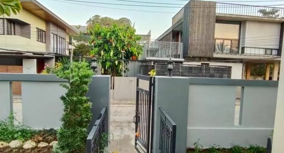 For rent 14 bedrooms house in Mueang Chiang Mai, Chiang Mai