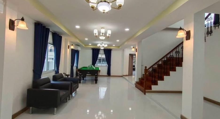 For rent 14 bedrooms house in Mueang Chiang Mai, Chiang Mai