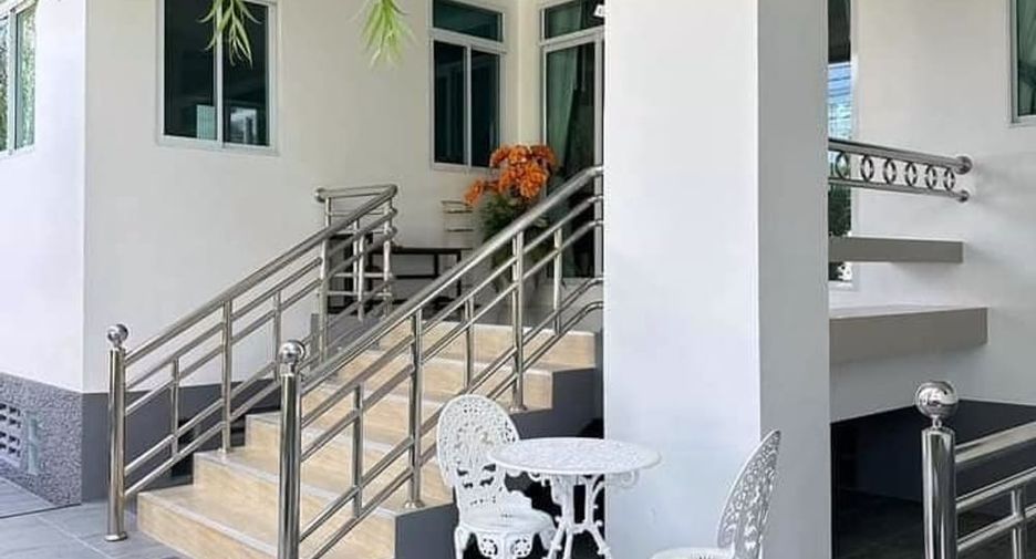 À louer 6 chambres villa à Huay Yai, Pattaya