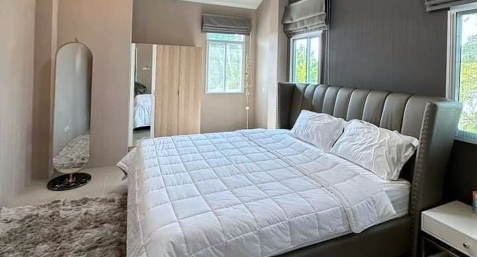 À louer 6 chambres villa à Huay Yai, Pattaya