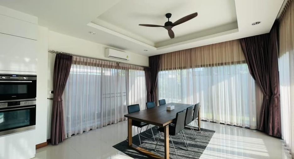 Villa en alquiler de 3 habitaciones en Huay Yai, Pattaya
