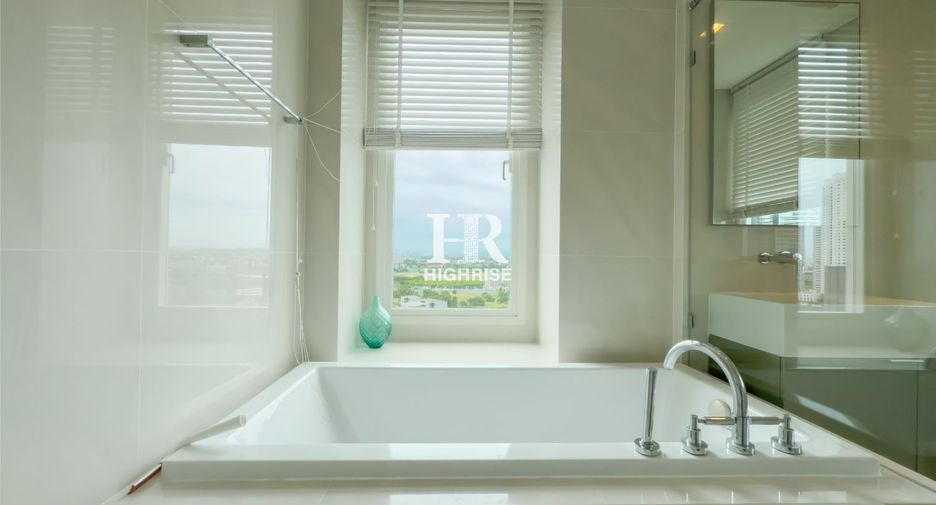 For sale 2 bedrooms condo in Jomtien, Pattaya