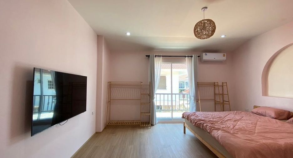 For rent and for sale 6 bedrooms villa in Jomtien, Pattaya