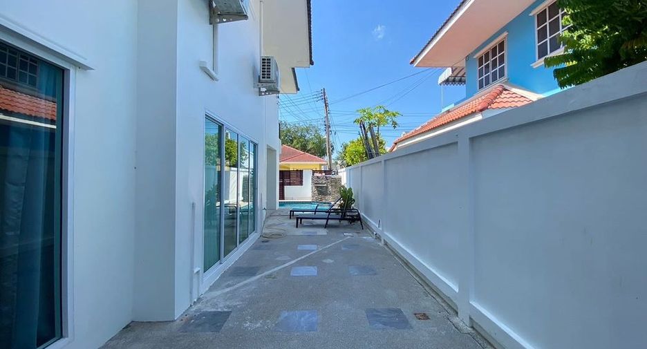 For rent and for sale 6 bedrooms villa in Jomtien, Pattaya